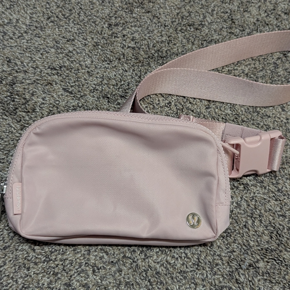 SOLD - Lululemon Everywhere Belt Bag 1L Flush Pink